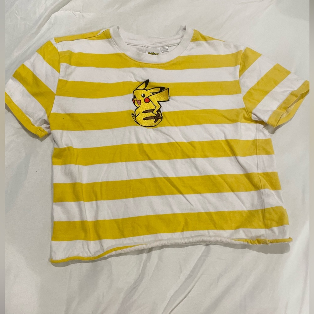 Cropped Hot topic Pokémon shirt- striped yellow & white